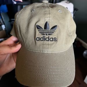 OSFA adidas baseball style hat gently worn